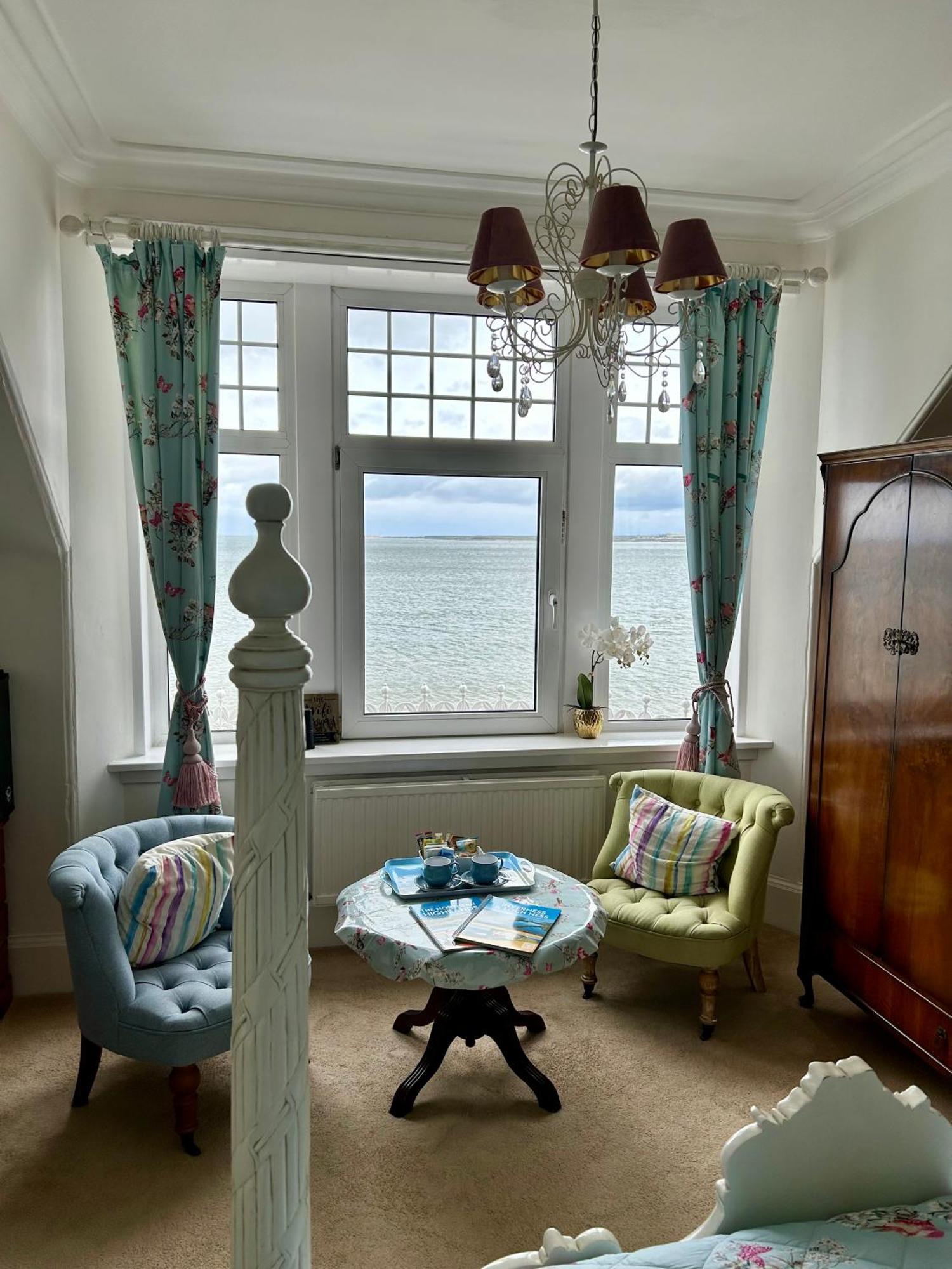 Tigh Na Mara Guest House Rosemarkie- Breakfast Optional Exterior photo